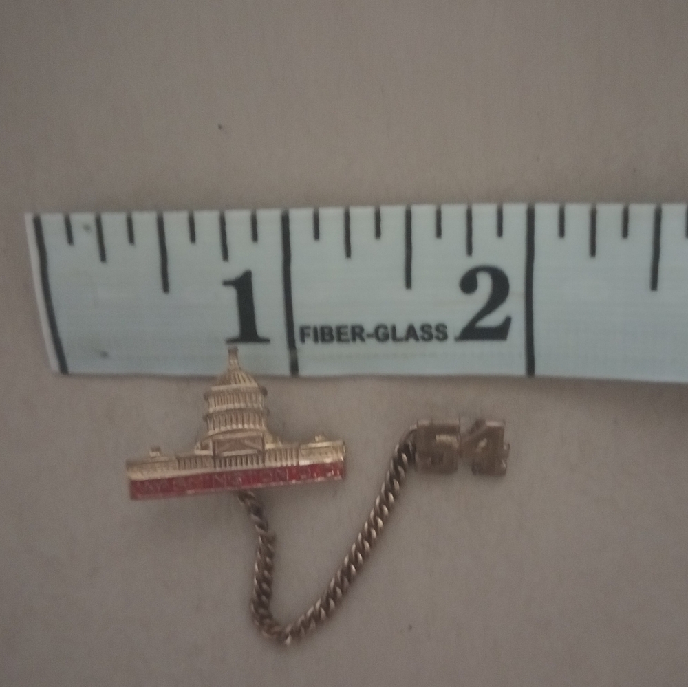 Washington D.C. Capitol Building Pin with Chain - Picture 4 of 5
